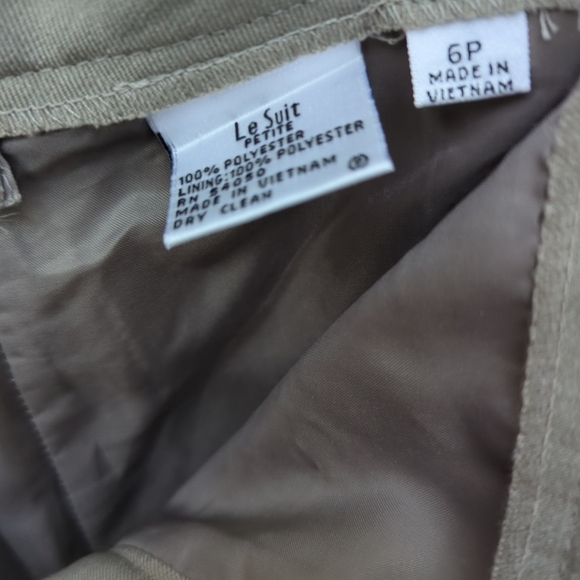 Le Suit Petite Chino Pants Beige/Hint Soft Olive Polyester Fully Lined Size 6P - Picture 7 of 11